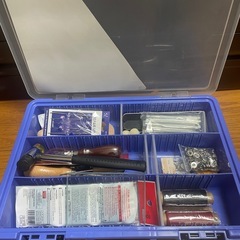 レザークラフト用穴開け機？とレザークラフト道具の画像