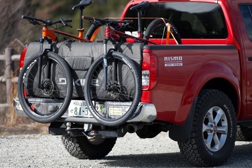 ピックアップトラック　テールゲートパット