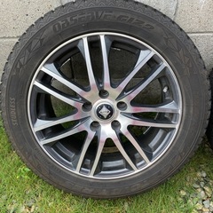 215/55R17スタッドレスタイヤ
の画像