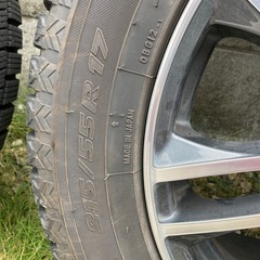 215/55R17スタッドレスタイヤ
の画像