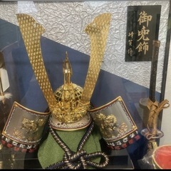 五月人形　兜　ケース飾りの画像