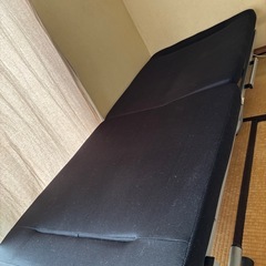 折りたたみベッドの画像