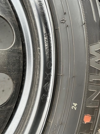 205/60R16　ウィンターマックス03　スタッドレスタイヤ4本セット