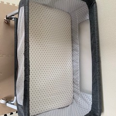 ベビーベッドの画像