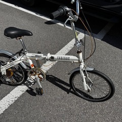 折りたたみ自転車の画像