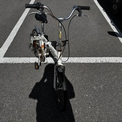 折りたたみ自転車の画像