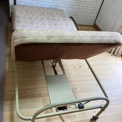 電動折りたたみベッドの画像