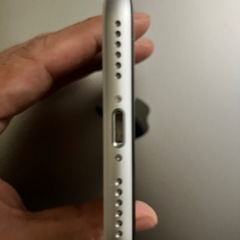 iPhone SE（第二世代）64GB【中古】の画像