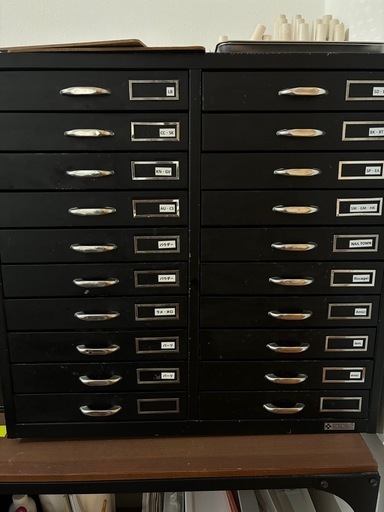 引き出し収納　黒