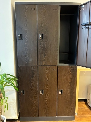 ダークブラウン 6扉 オフィスロッカー 鍵付き