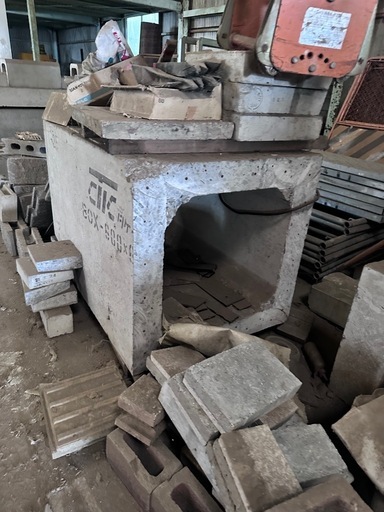 建築資材5️⃣コンクリート製品用 U時溝 他