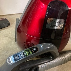 東芝 モデル名: VC-PG313(R)。﻿ 紙パック式クリーナーの画像