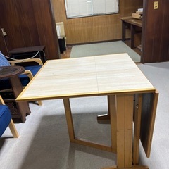 サイズ多様　ダイニングテーブルの画像