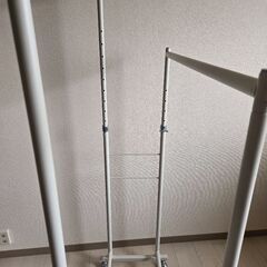 ハンガーラックの画像