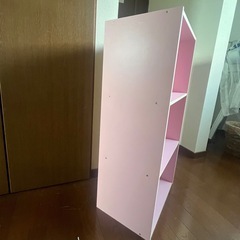 ピンクの3段ボックスの画像