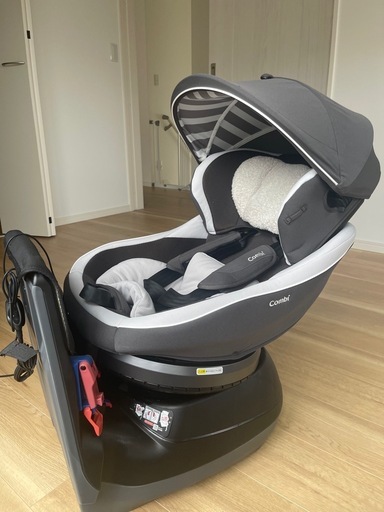 combiチャイルドシート