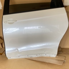 エスティマのドアの画像