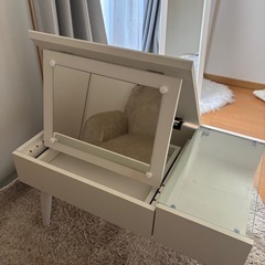 LOWYA　ドレッサーテーブルの画像