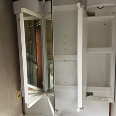 TOTO　洗面化粧台キャビネットの画像