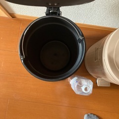ゴミ箱の画像