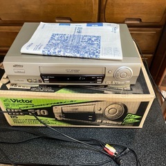 ジャンク　BSチューナー内蔵VHSビデオカセットレコーダー　HR-F10の画像