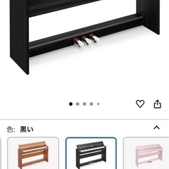 ピアノと椅子のセットの画像