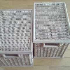藤のキャビネット　2個セットの画像