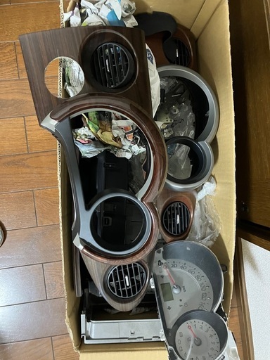 メーターパネル周辺