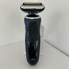 BRAUN ブラウン　シェーバー　シリーズ７　付属品多数の画像