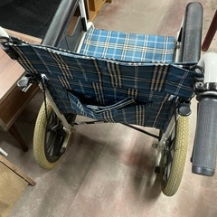 折りたたみ式チェック柄車椅子 介護　自走 空気抜の画像