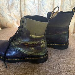 【美品】Dr.Martens ハイカットブーツ 革 左右の絵が違う【25cm】の画像
