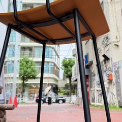 カウンターチェア（剥がれ有り）の画像