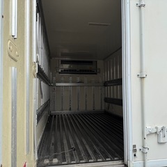 三菱フソウ　キャンター　冷蔵冷凍車　トラックの画像