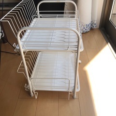 台所の水切りラックの画像
