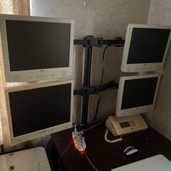 モニターアームの画像