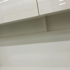 【リユ-スのサカイ広島石内店】ジモティ割！３枚扉食器棚/クリ-ニング済み/HG-7270/広島市 家具　佐伯区 家具　南区 家具　西区 家具　東区 家具　中区 家具　安佐南区 家具　安佐北区 家具　安芸区 家具　府中町 家具　海田町 家具　熊野町 家具　坂町 家具　廿日市市 家具の画像