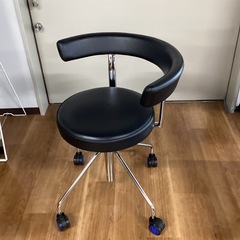 キャスター回転式アームチェア【町田市再生家具】　251782の画像