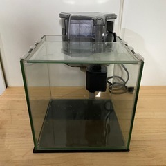 キューブ水槽　20×20×20cmの画像