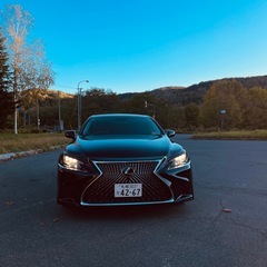LS600h 前期　リヤ後期仕様　車検R8\５の画像