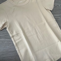 ユニクロTシャツの画像