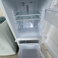 シャープ冷蔵庫137Lの画像