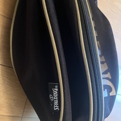 室内バスケットボールとカバーの画像