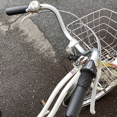 自転車🚲24インチ自転車🚲ギア付きライト付き自転車🚲お買い得‼️春日市‼️入荷しました🚲白色自転車🚲ホワイト🚲リサイクルマート♻️リサイクル🚲【No318】★の画像