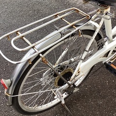 自転車🚲24インチ自転車🚲ギア付きライト付き自転車🚲お買い得‼️春日市‼️入荷しました🚲白色自転車🚲ホワイト🚲リサイクルマート♻️リサイクル🚲【No318】★の画像