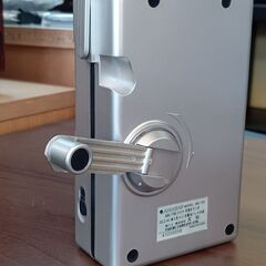ライト付き手巻きラジオ　AM/FM　MG-100　サイズ（約）幅9×奥16×高5　　■近隣配送無料 買取GO‼　栄和店の画像