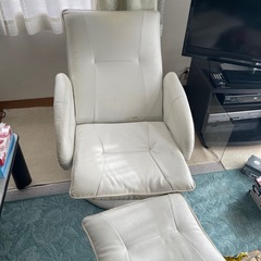 リクライニングチェア　オットマン付きの画像