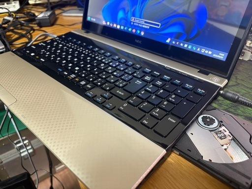 [取引中]  NEC ノートパソコン Windows11 CPU i7-3630QM メモリ16GB SSD 256GB+HDD1TB Blu-ray Office2021