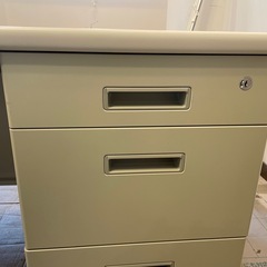 オフィス用デスクの画像