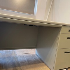 オフィス用デスクの画像
