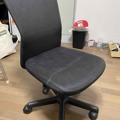机と椅子の画像